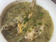 -河畔春天时尚餐厅