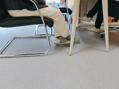 -耳朵树助听器人工耳蜗中心