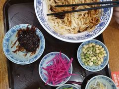 老北京炸酱面-门框胡同百年卤煮(新街口店)