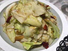 油渣手撕莲白-云梦庭·剁椒鱼头(银泰中心in99店)