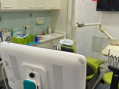 -岳辰齿科(浦东长泰店)