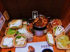 -独食火锅·半米屋台(直营总店)