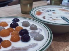 白雪芋泥丸子-堂屋糖水店(愚园店)
