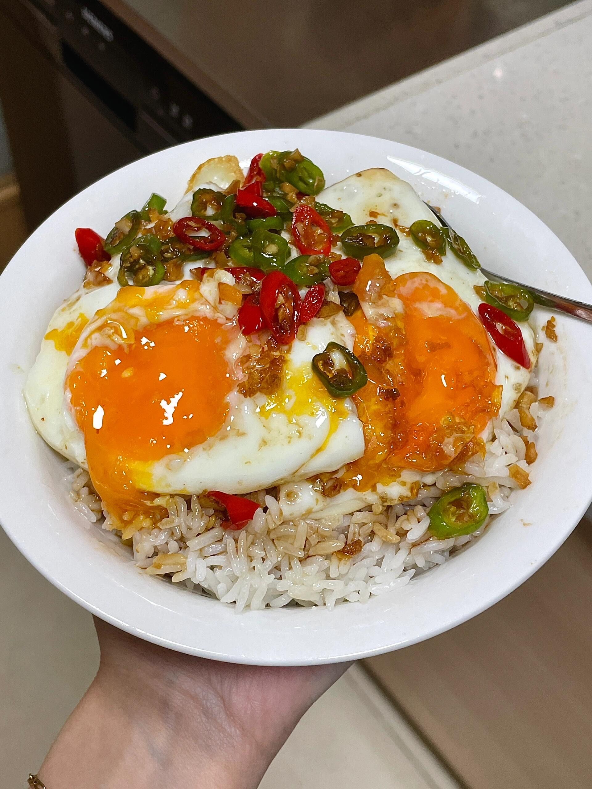 连吃三天的老式酱油鸡蛋拌饭!无敌香!