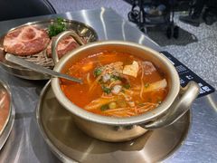泡菜肥牛汤-本炙炭烤·蒲烧活鳗料理店(金沙洲店)
