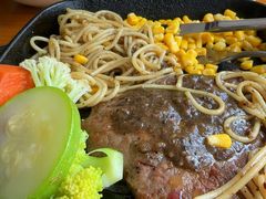 -豪客嘉族·麦尼顿西餐厅(乐福天下店)