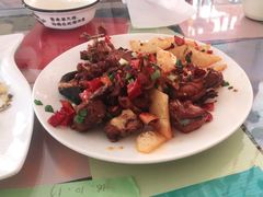 摩梭饵块鸡-泸沽肴(泸沽湖大洛水村农村信用社旁店)