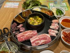 -江南猪肉商会无限续吃(弘大店)