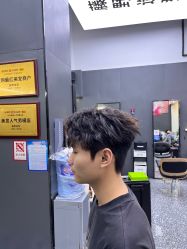 -藤野造型专业烫染接发