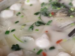 招牌鱼头煲-品渔味湖鲜馆(拈花湾店)