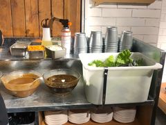 餐具摆设-么肆烤肉(汉街形象店)