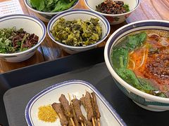 -云阿蛮云南生烫牛肉米线(奉贤路店)