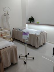 -苗方清颜专业祛痘·皮肤管理