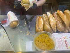 -Bánh Mì Huynh Hoa