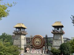 -茅山东方盐湖城景区