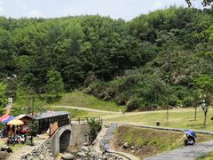-梅岭月亮湾山体公园