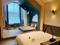 -上海虹桥中心爱琴海亚朵S酒店