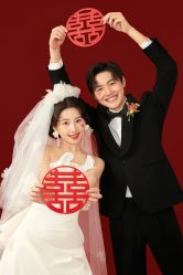 -喜爱高定婚纱摄影