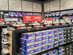 -王府井奥莱临潼小镇(临潼店)