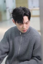 -一家只做男发烫染的店