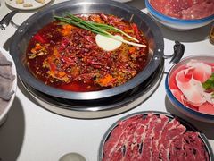 -茅草房·河畔园林火锅