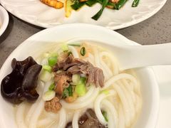-郑猛记石岐鸽主题餐厅(长江店)