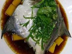 金瓜蒸兜底鲳-伍月花酒楼
