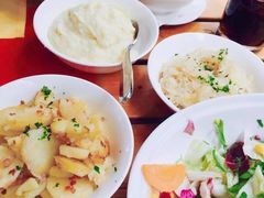 解腻酸菜-申德勒加油站西餐厅(日坛路总店)