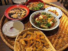 阿婆酥肉-爆炸头阿姨小四川正宗川味小吃(无任何分店)
