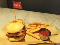 -必胜客(东大桥店)