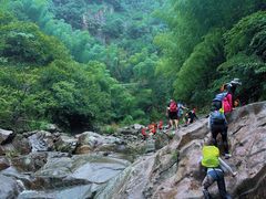 -安吉龙王山峡谷漂流