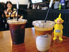 Latte-black rainbow coffee