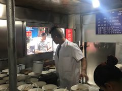 大堂-汪家馄饨(集庆路店)