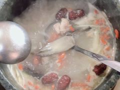 -鲁朗纳麦石锅鸡庄园