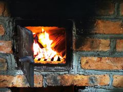 -粘豆包柴火铁锅炖