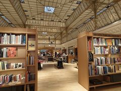 -乐蓬马歇百货公司(Rive Gauche)