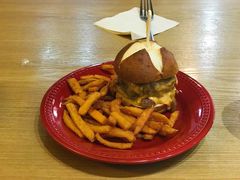 澳洲牛肉汉堡-HELLO 27 意面·沙拉·帕尼尼