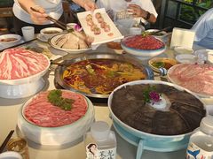-茅草房·河畔园林火锅
