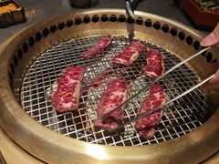 -铭牛烧肉·和牛海鲜自助(高新月牙湖店)