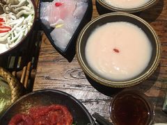 -老牌坊云南鱼豆花火锅(爱建店)
