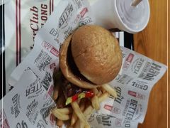 -The Habit Burger Grill 哈比特汉堡(复兴soho店)