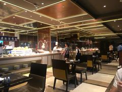 -大中华希尔顿酒店-念自助餐·嗨啤·小龙虾
