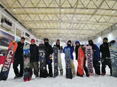 -乔波室内滑雪场