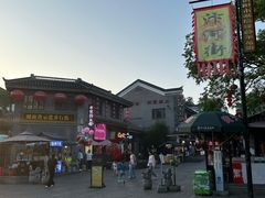 -巴陵广场