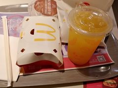 -麦当劳(轻轨曹杨路店)