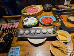 -老牌坊云南鱼豆花火锅(爱建店)