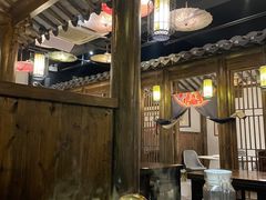 -聚汇三少·龙虾·中餐厅(莫邪路新天地店)
