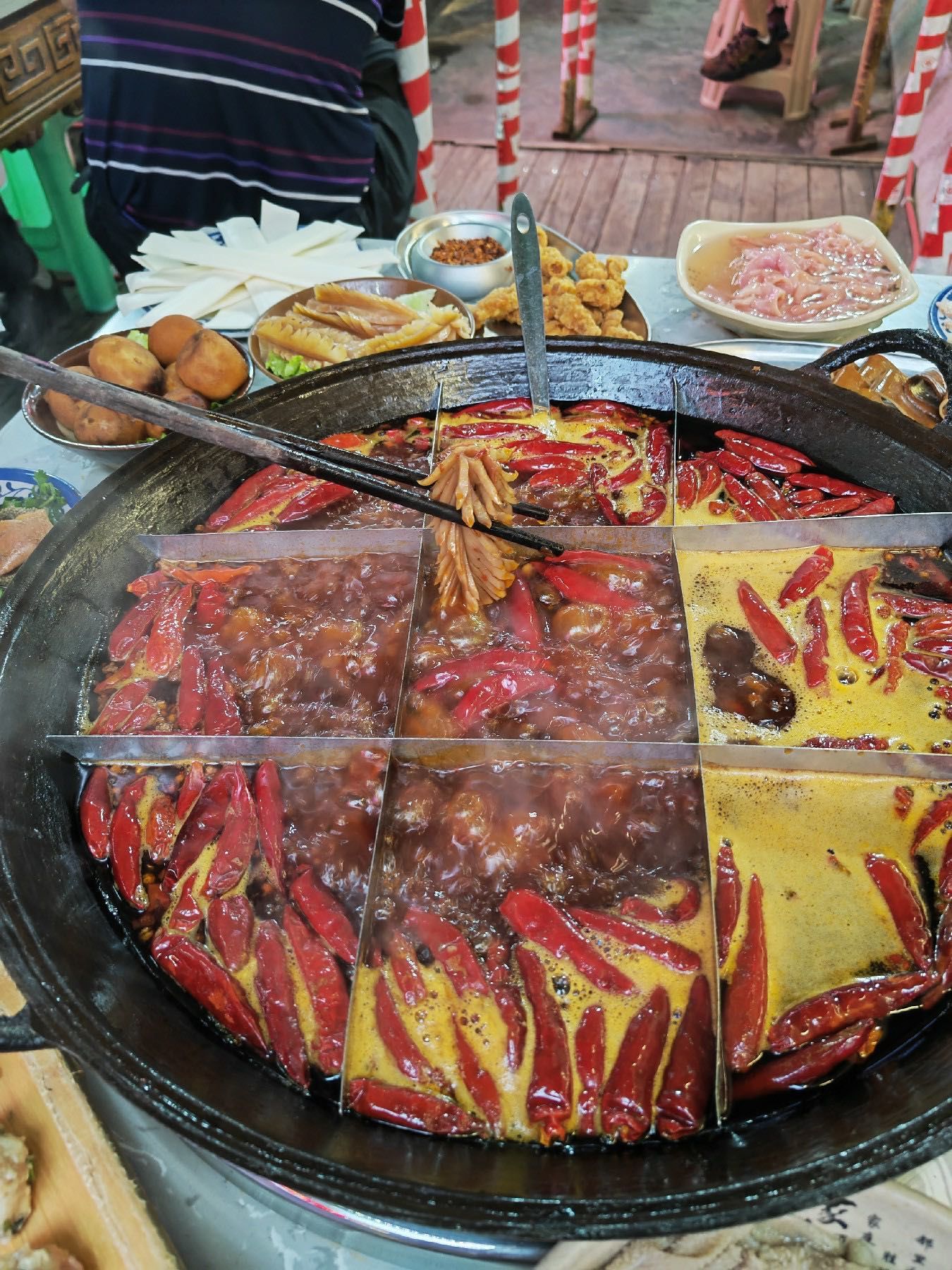 重庆本地人扎堆堆的老火锅!太火🔥了!
