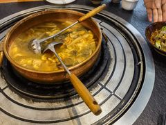 菌菇鸡煲-阿山卓·野生菌火锅·纳西火塘烤肉