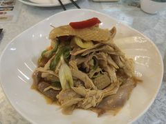 -汗腾格里·风味餐厅(新疆驻京办店)